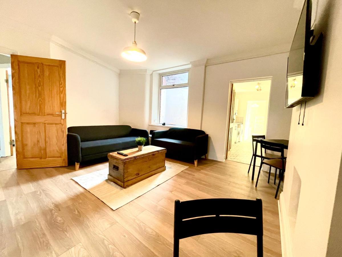 Huge Serviced Apartment With Free Parking Jesmond Екстер'єр фото
