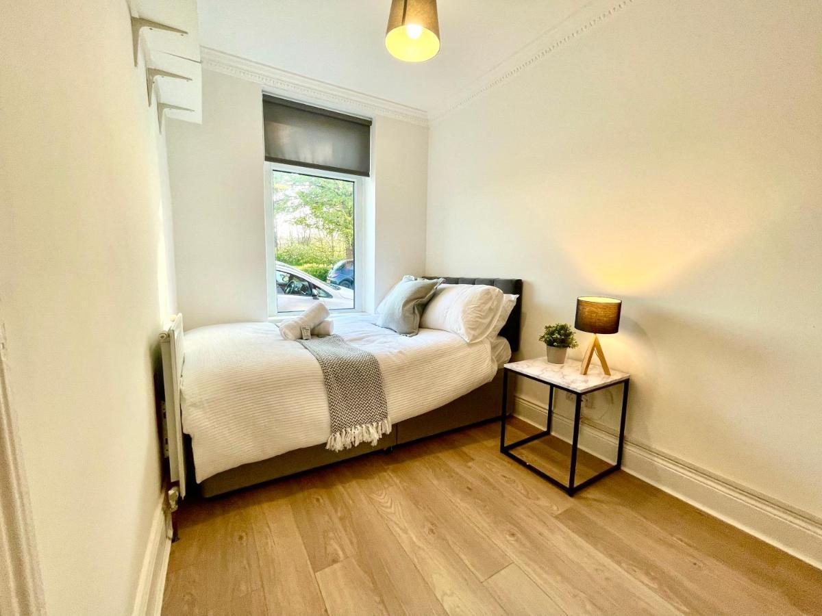 Huge Serviced Apartment With Free Parking Jesmond Екстер'єр фото