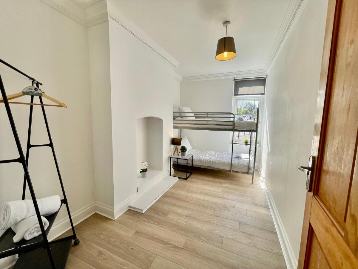 Huge Serviced Apartment With Free Parking Jesmond Екстер'єр фото