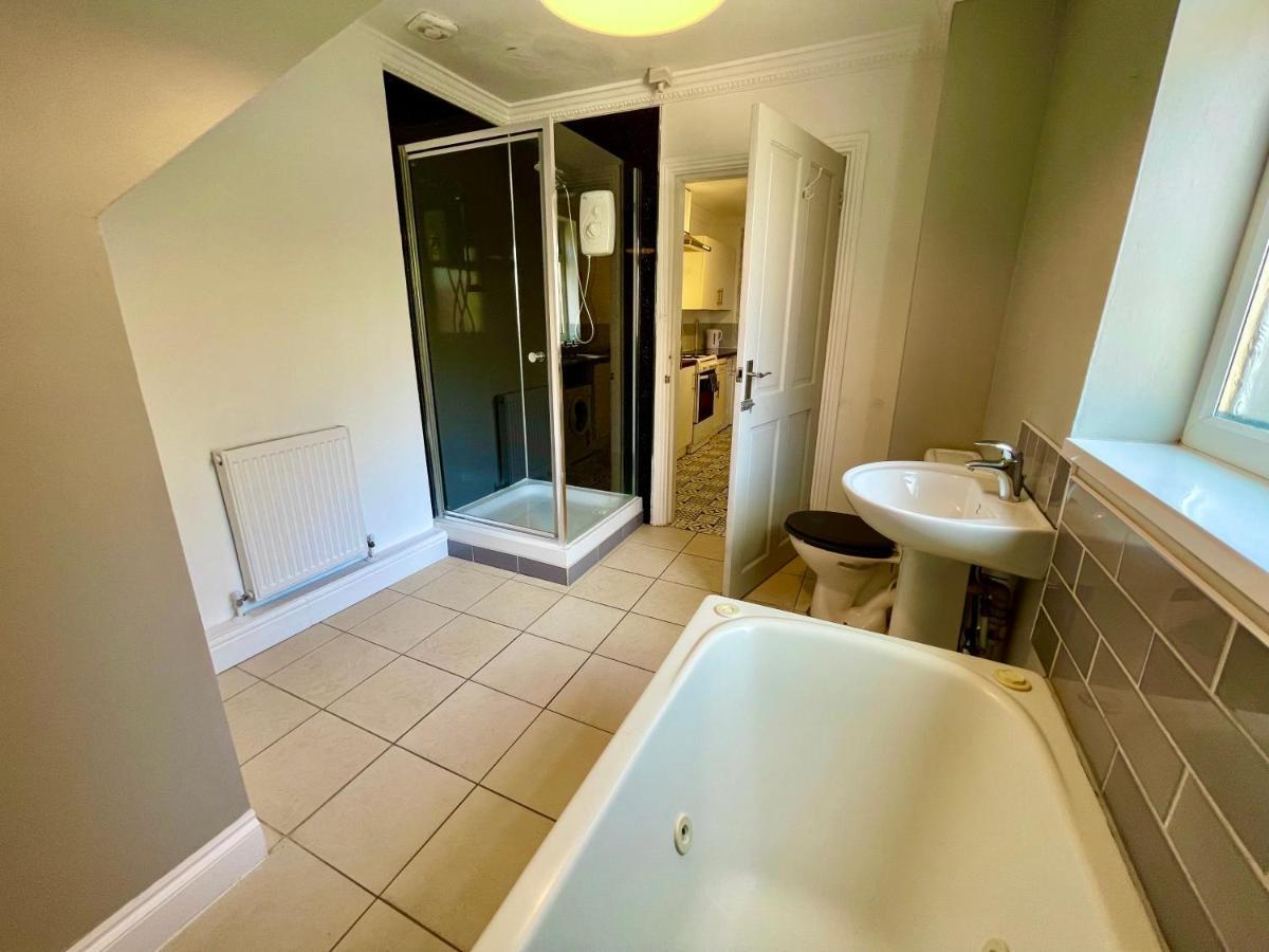 Huge Serviced Apartment With Free Parking Jesmond Екстер'єр фото