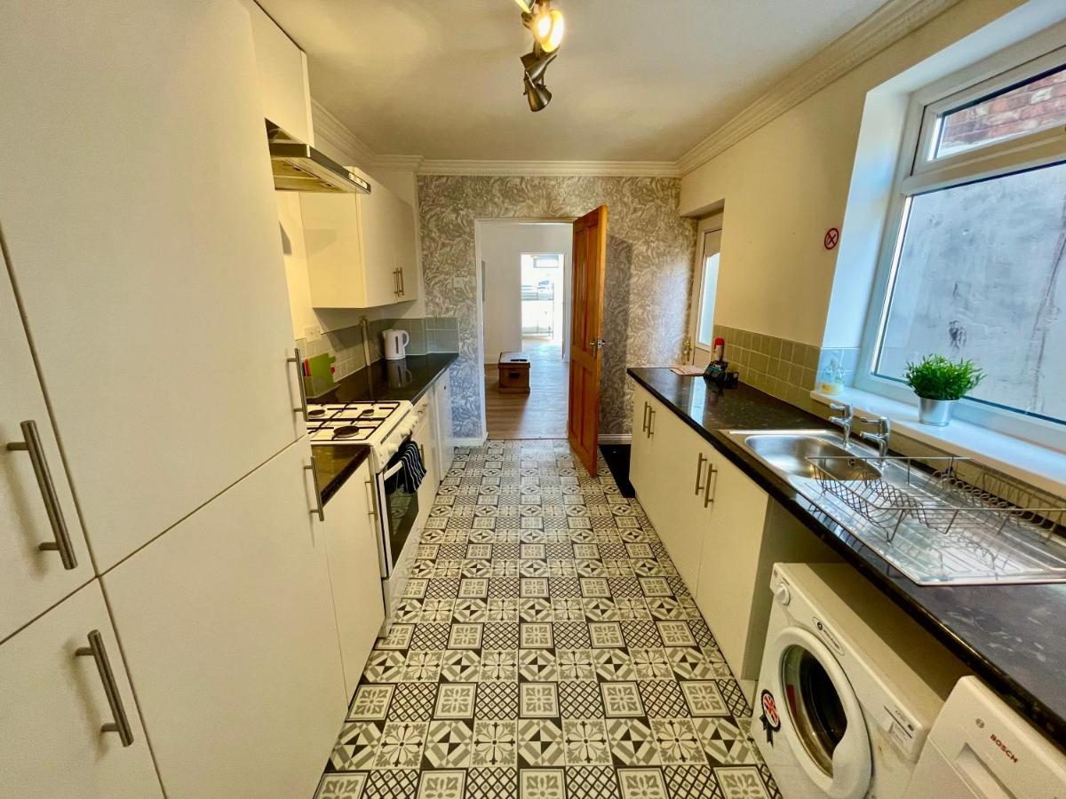 Huge Serviced Apartment With Free Parking Jesmond Екстер'єр фото