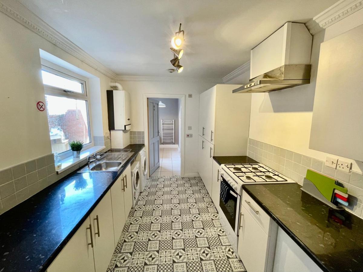 Huge Serviced Apartment With Free Parking Jesmond Екстер'єр фото